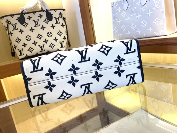 ルイヴィトンバッグ素材ディテール